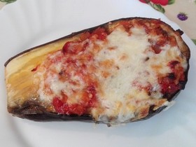 Баклажаны фаршированные сыром