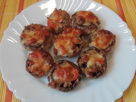 Шампиньоны, фаршированные фаршем