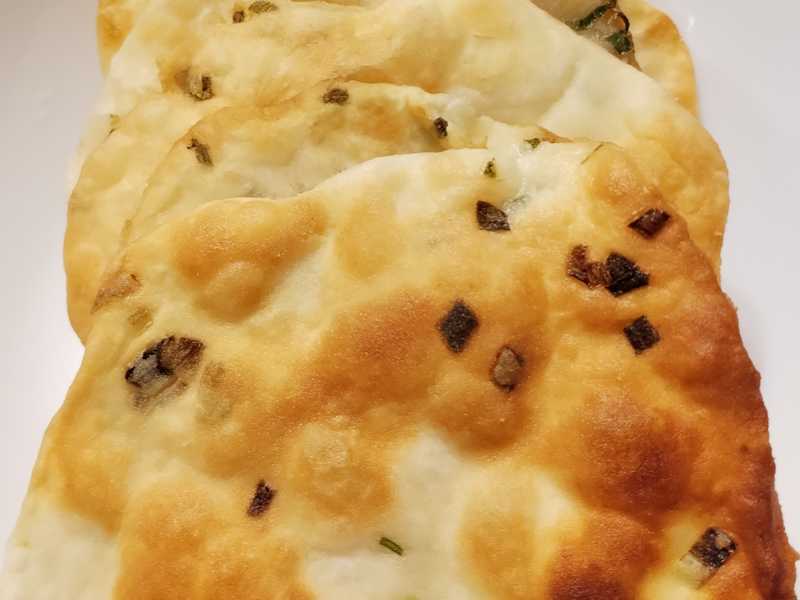 Лепешки с луком