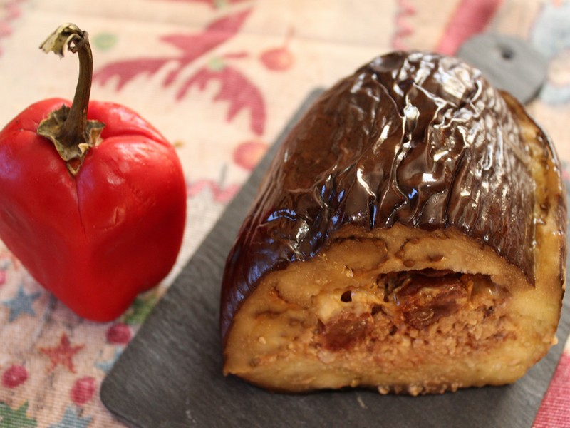 Баклажаны в духовке с начинкой из сыра и орехов