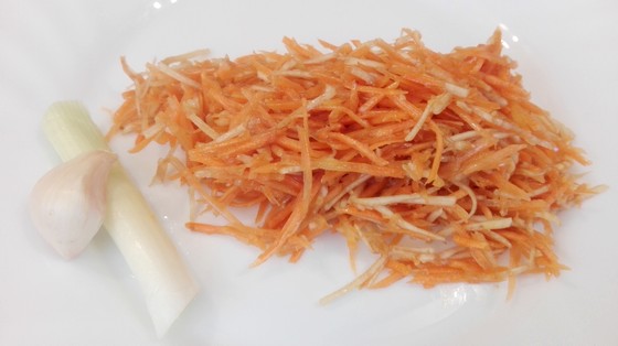 Салат из моркови с сельдереем